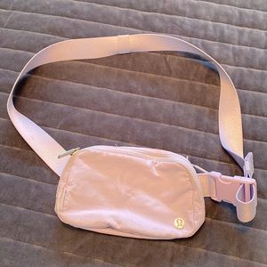 Lululemon Everywhere Belt Bag, Lavender